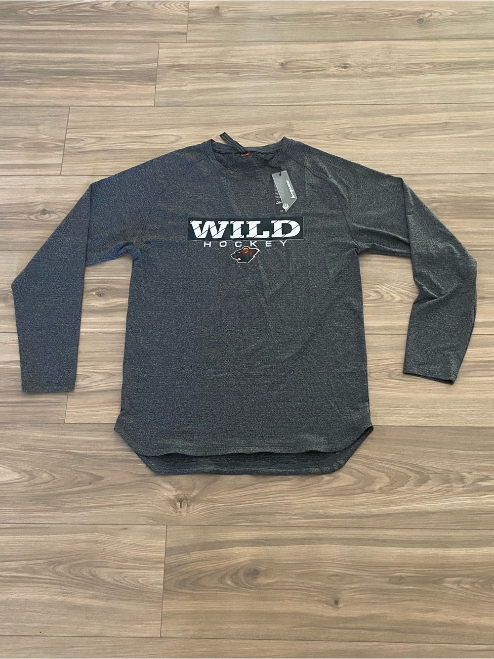 NEW Minnesota Wild Men’s Medium Loogaroo Seamfinity long sleeve tee t-shirt